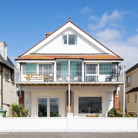 Absolute Beachfront With Decked Garden Oasis And Views Bognor Regis Eksteriør billede
