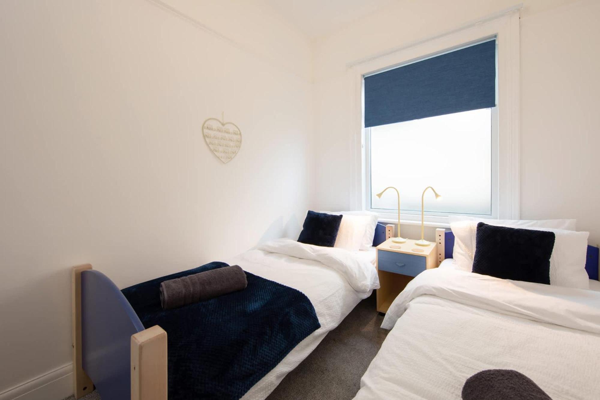 Absolute Beachfront With Decked Garden Oasis And Views Bognor Regis Eksteriør billede