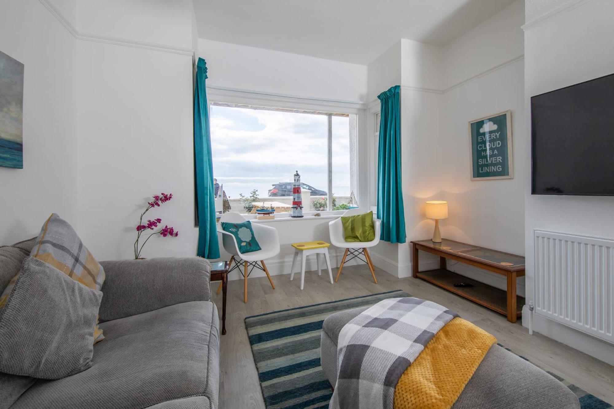 Absolute Beachfront With Decked Garden Oasis And Views Bognor Regis Eksteriør billede