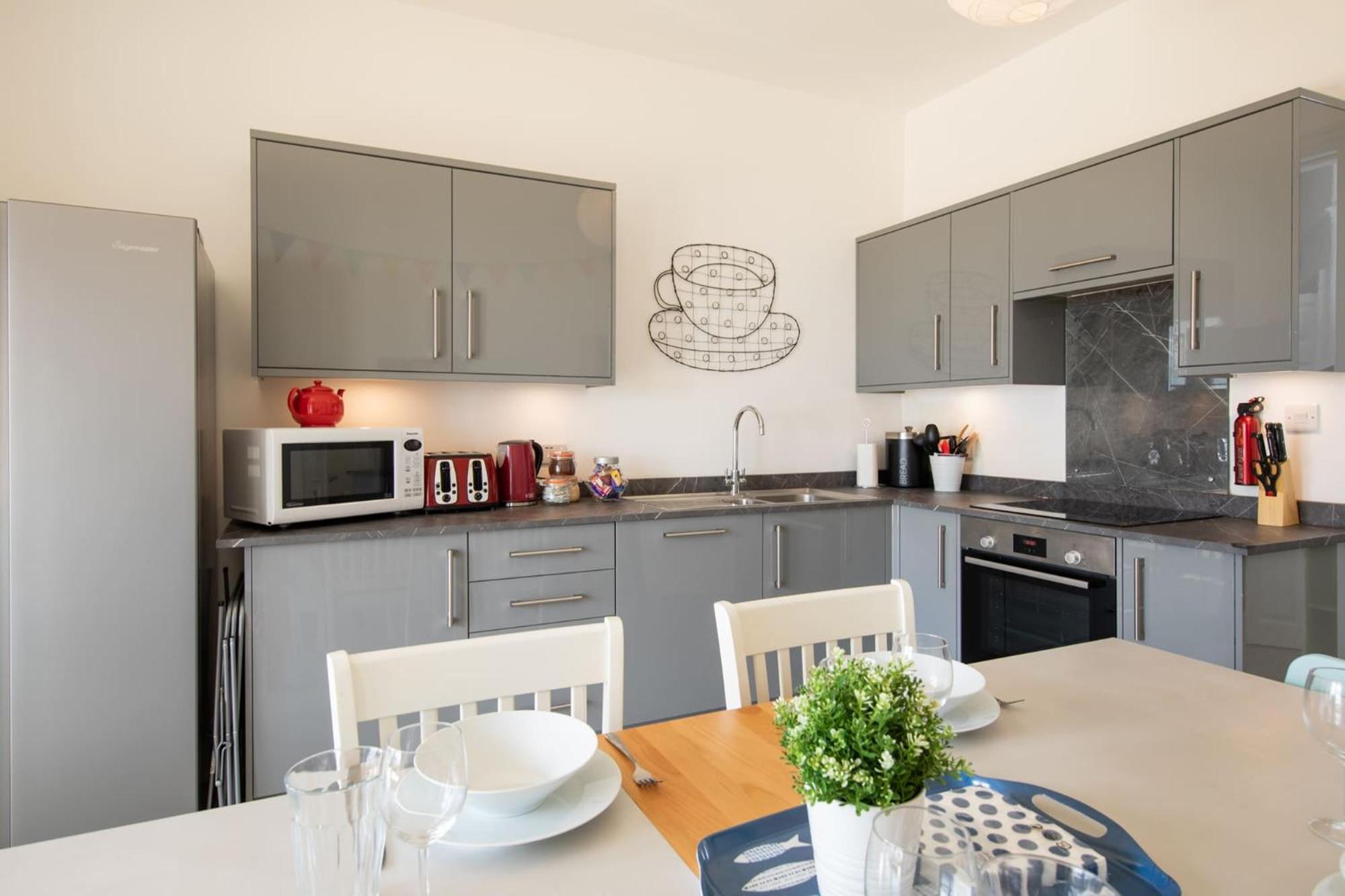 Absolute Beachfront With Decked Garden Oasis And Views Bognor Regis Eksteriør billede